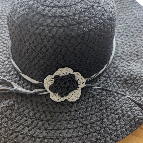 Hat - Picture 3 of 6